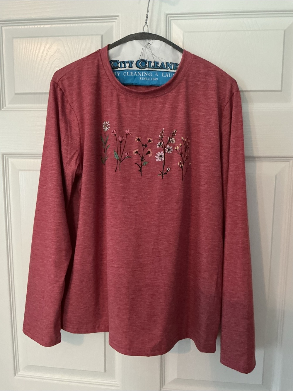 Long-Sleeve Floral Crew Neck Top - Pink